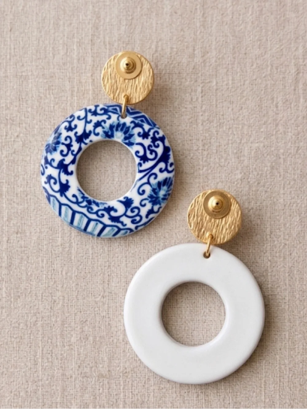 NWT Blue White Chinoiserie Donut Hoop Dangle Drop Earrings Gold Post